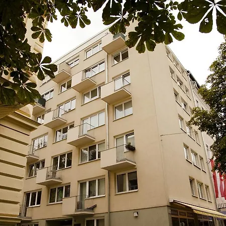 Easyapartments Ideal Apartmán